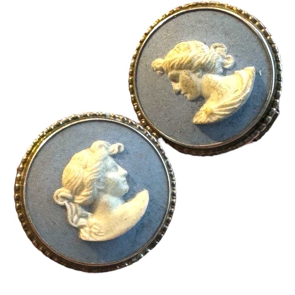 Vintage Wedgewood blue ceramic CAMEO silver earrings clip on - Picture 3 of 5